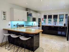 Detached 4 Bedroom Luxury Home